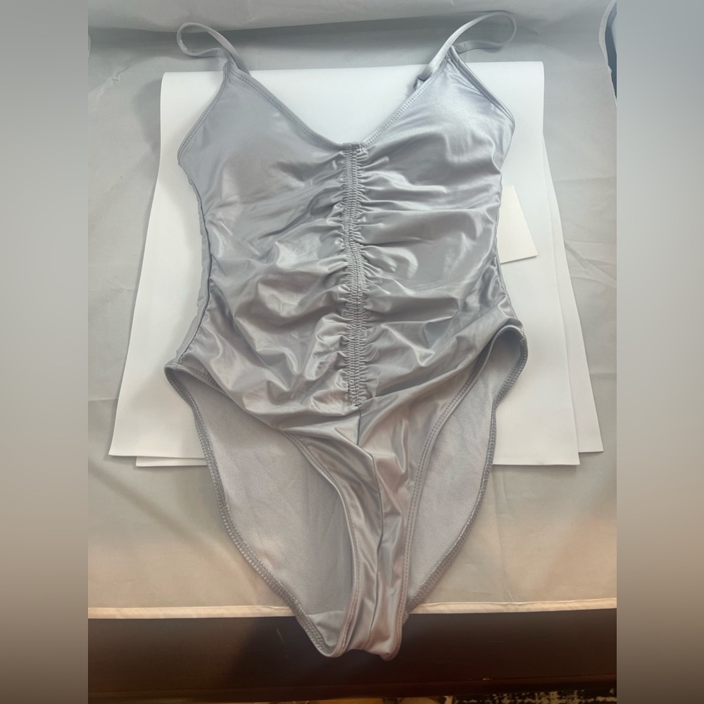 Good American - Always Ruched One-Piece Swimsuit. Silver NWT. Size 1.